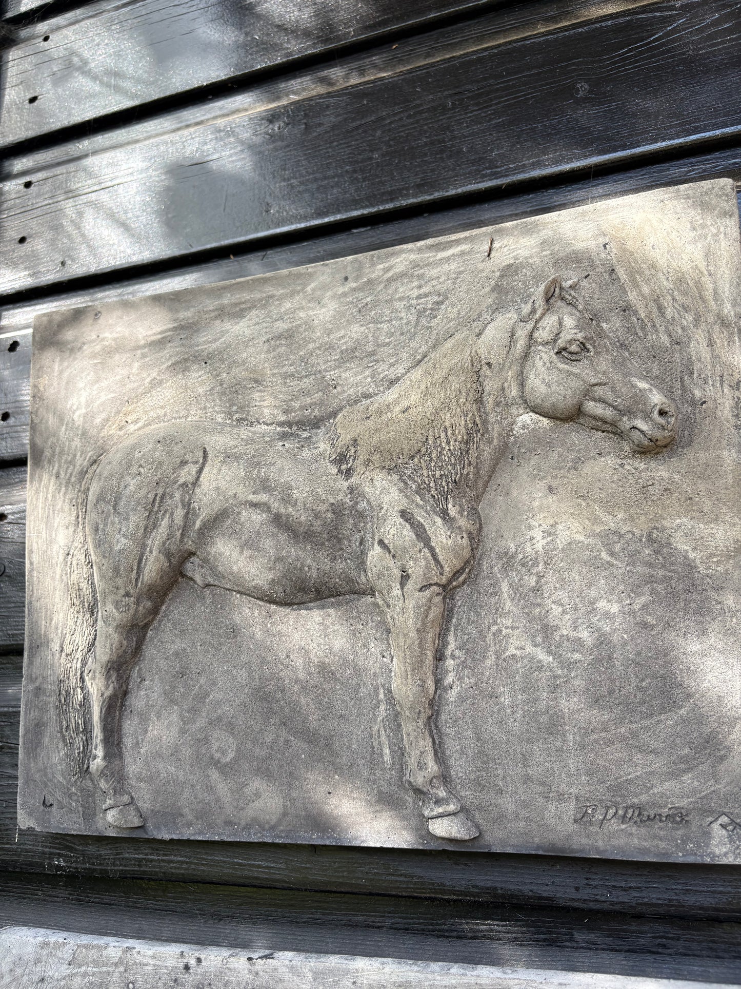 Betonnen wandpaneel paard