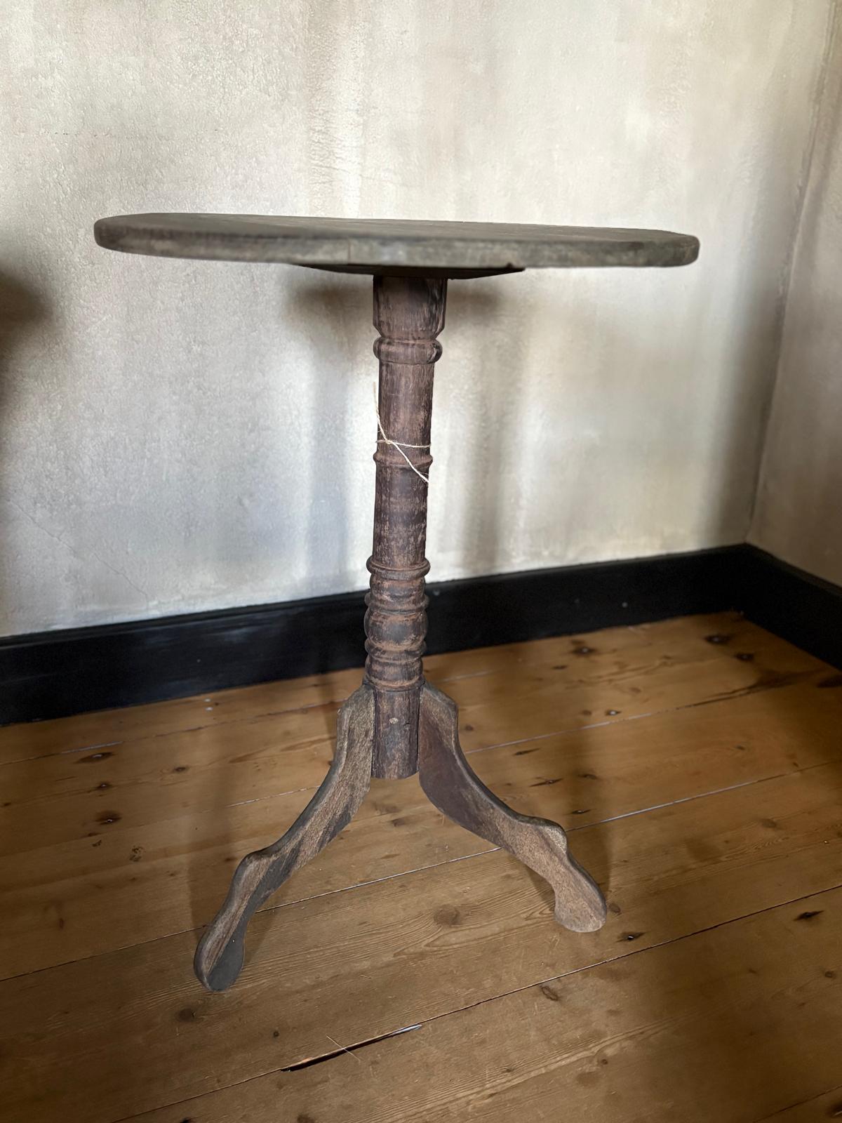 Houten bijzettafel 55 x 69 cm