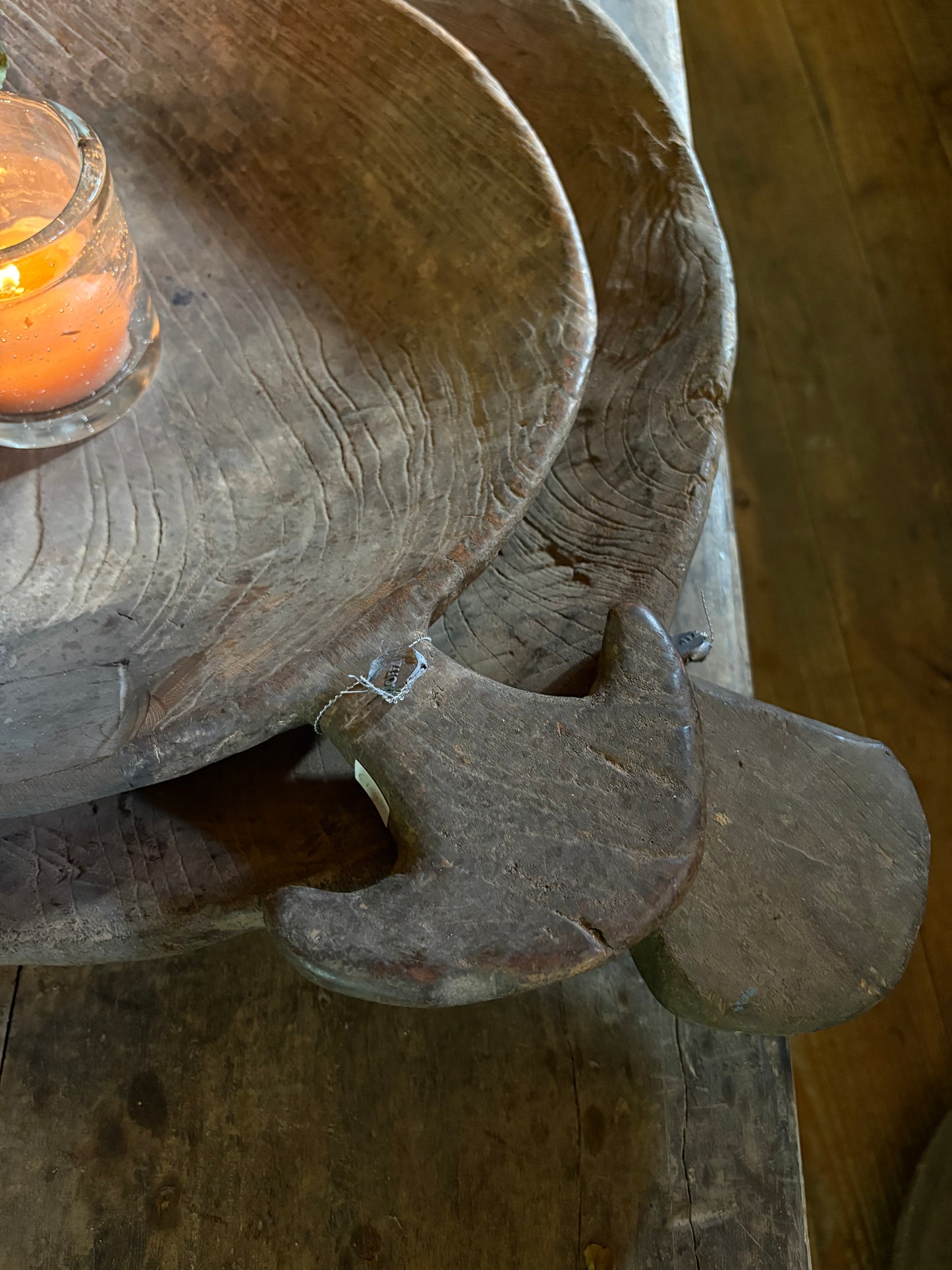 Authentieke houten schaal van het merk Hoffz