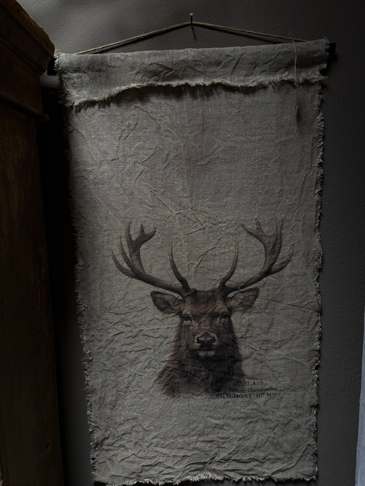 Handgemaakt linnen wanddoek met gewei hert shabby linnen sfeervolle landelijke wanddecoratie