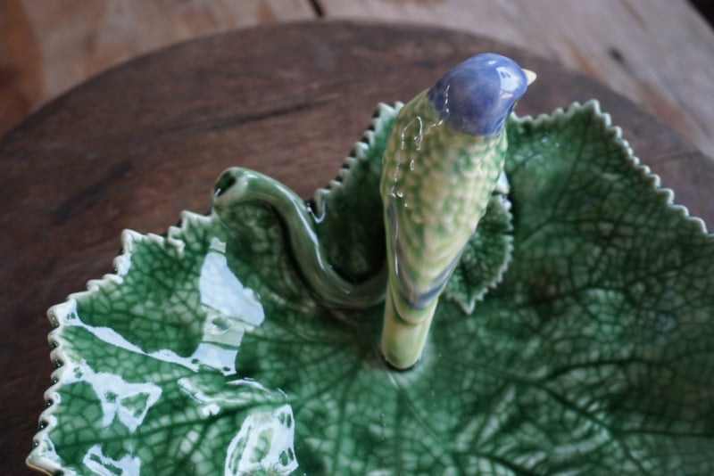 Appetizer plate with bird - Bordallo Pinheiro