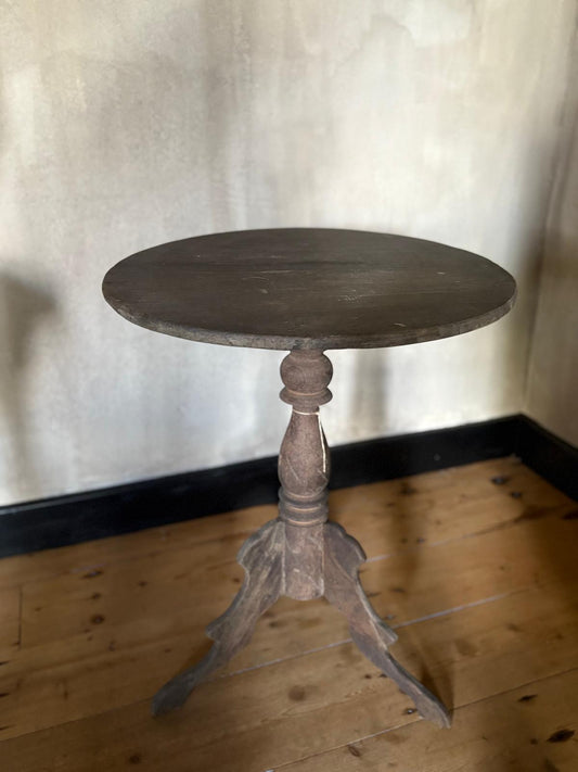 Houten bijzettafel 55 x 69 cm