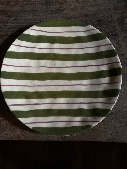 Bordallo dinner plate grapes